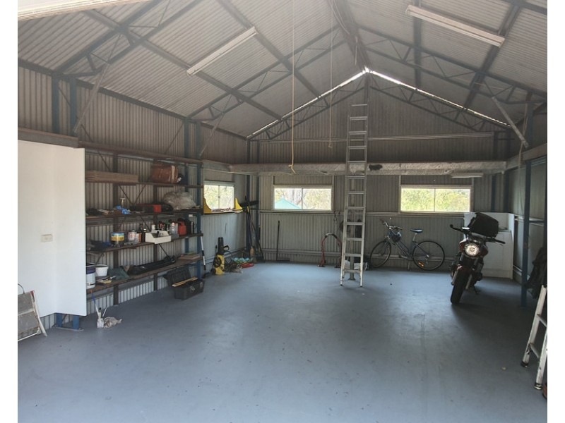 18 Esk Street, Crows Nest QLD 4355