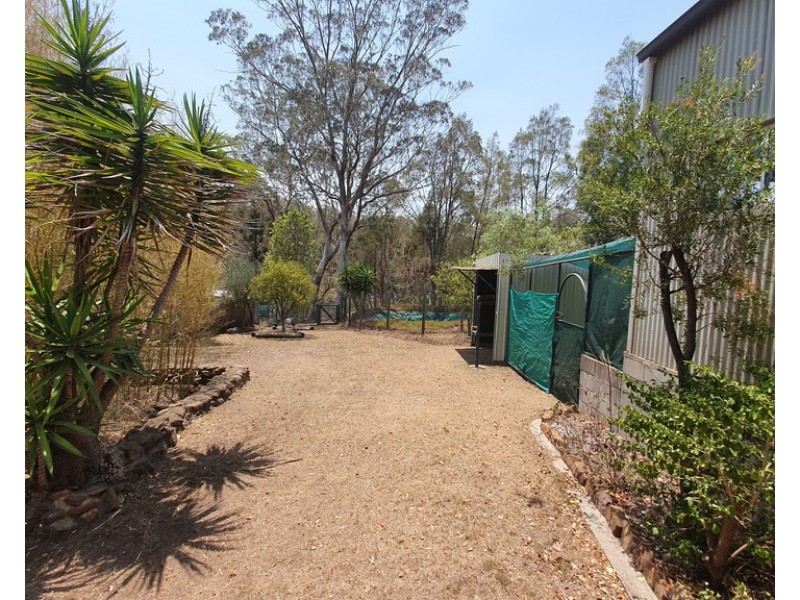 18 Esk Street, Crows Nest QLD 4355