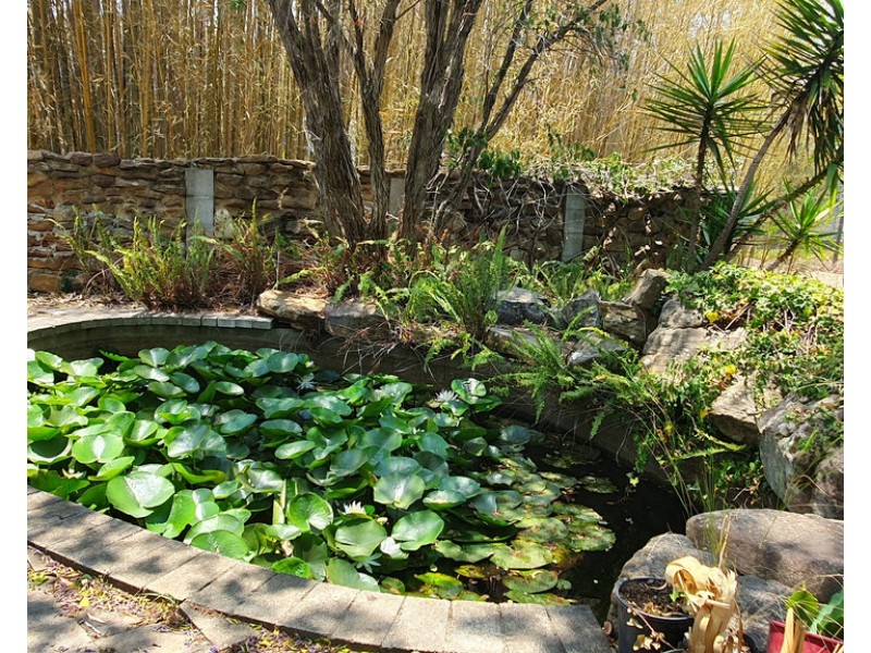 18 Esk Street, Crows Nest QLD 4355