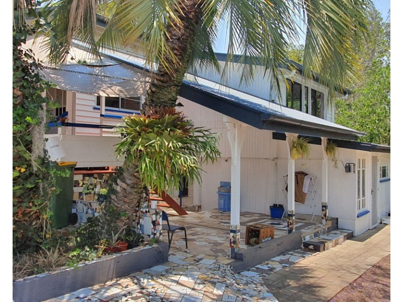 18 Esk Street, Crows Nest QLD 4355