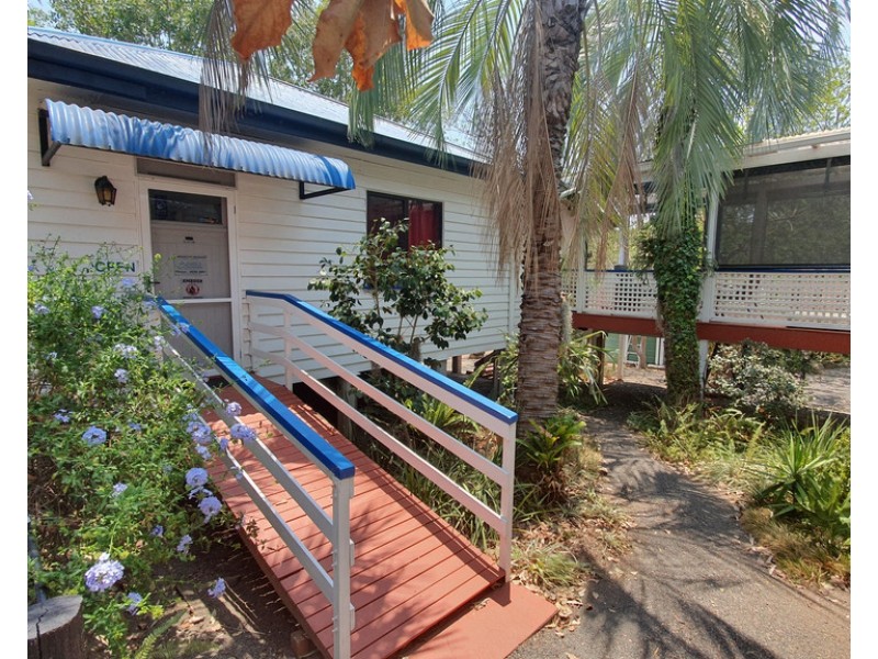 18 Esk Street, Crows Nest QLD 4355