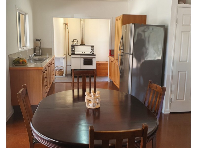 142 Dahl Road, Crows Nest QLD 4355