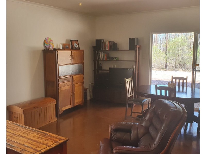 142 Dahl Road, Crows Nest QLD 4355