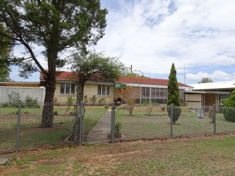 9 Sharp Street, Crows Nest QLD 4355