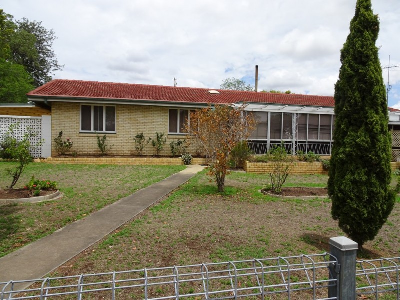 9 Sharp Street, Crows Nest QLD 4355