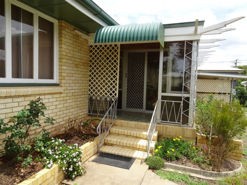 9 Sharp Street, Crows Nest QLD 4355
