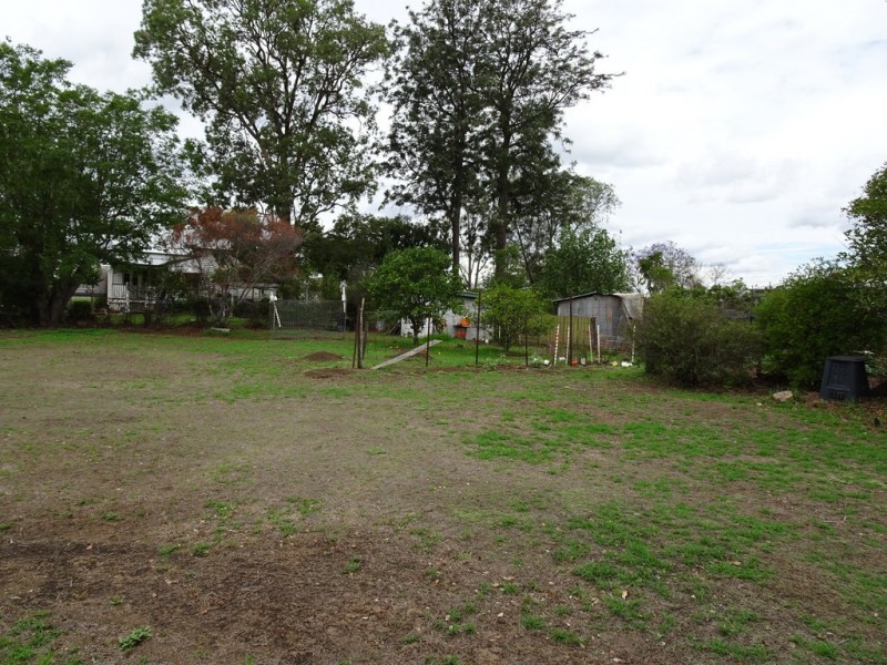 9 Sharp Street, Crows Nest QLD 4355