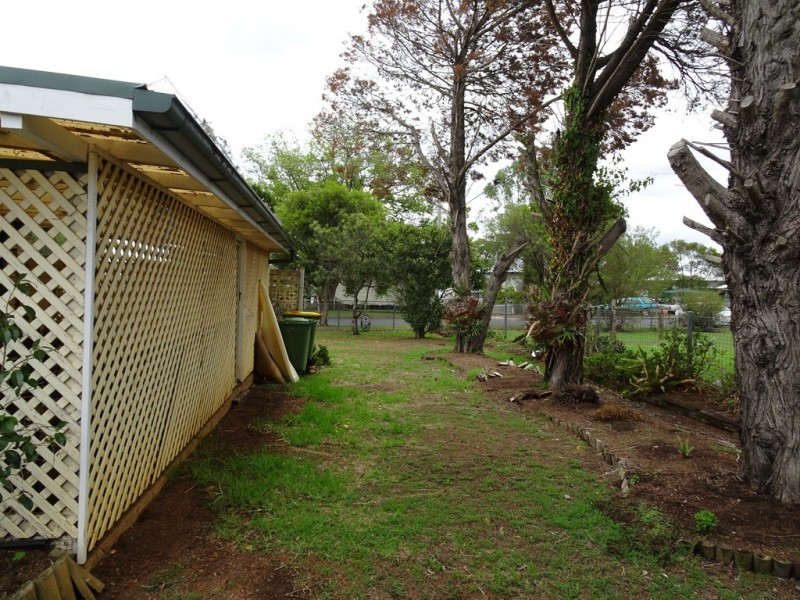 9 Sharp Street, Crows Nest QLD 4355