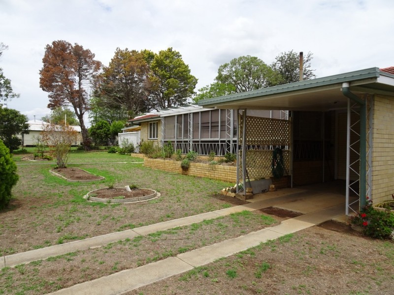 9 Sharp Street, Crows Nest QLD 4355