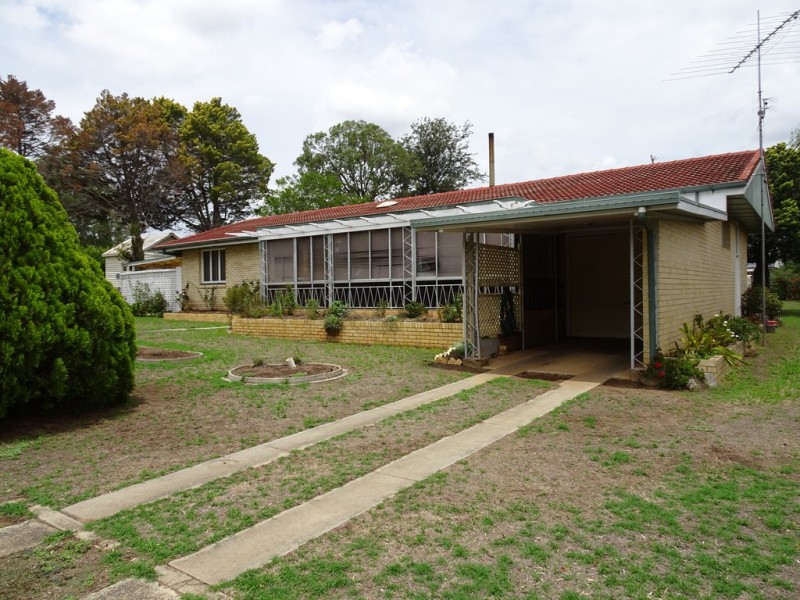 9 Sharp Street, Crows Nest QLD 4355