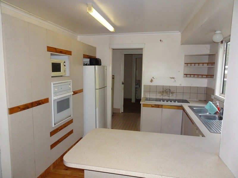 39 Railway Terrace, Crows Nest QLD 4355