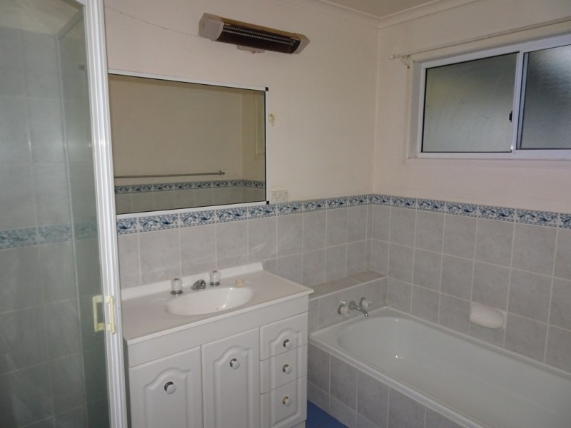 39 Railway Terrace, Crows Nest QLD 4355