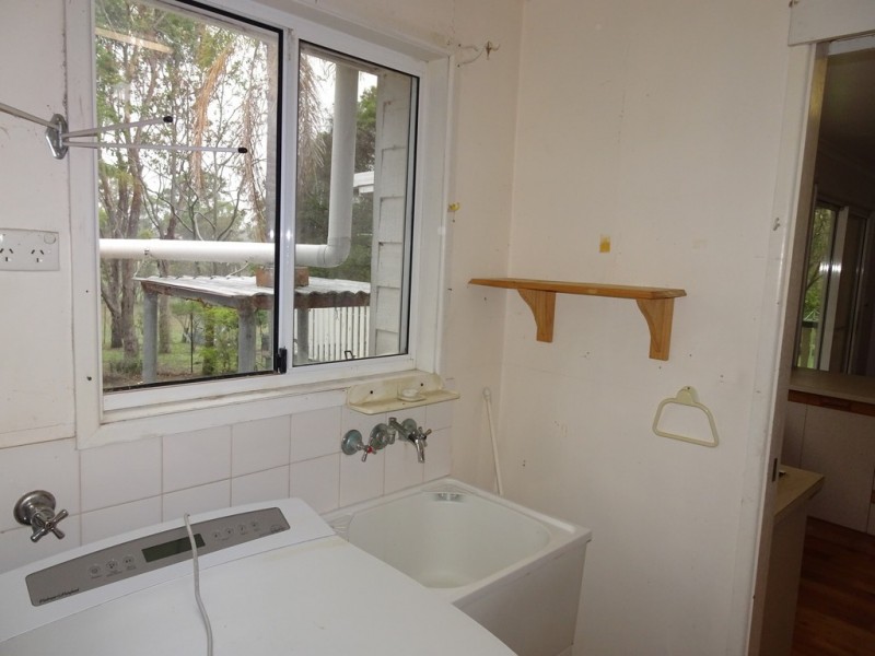 39 Railway Terrace, Crows Nest QLD 4355