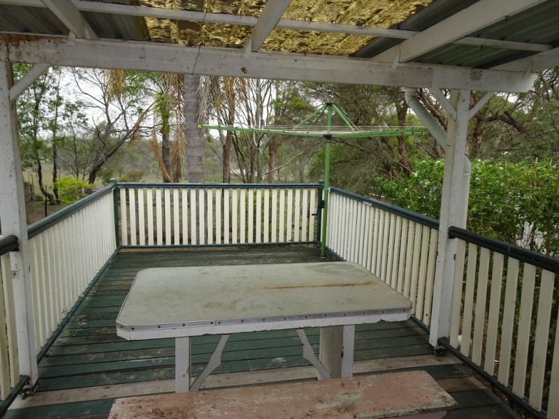 39 Railway Terrace, Crows Nest QLD 4355