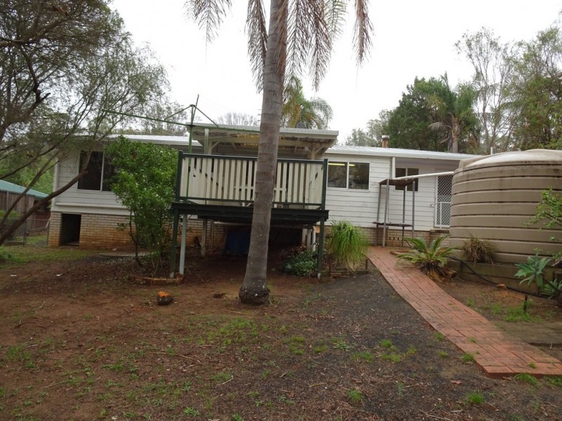 39 Railway Terrace, Crows Nest QLD 4355