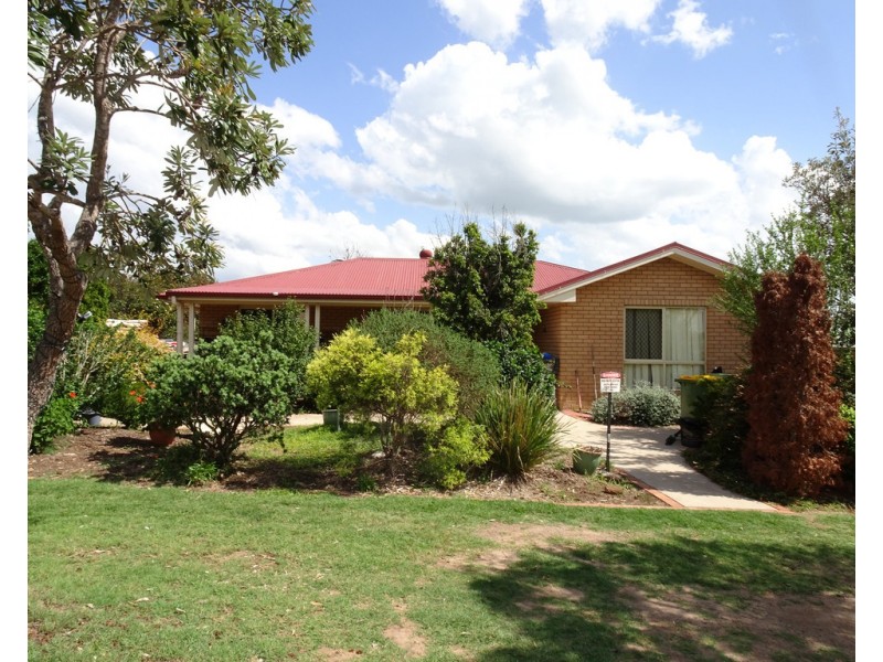 13 Lee Court, Crows Nest QLD 4355
