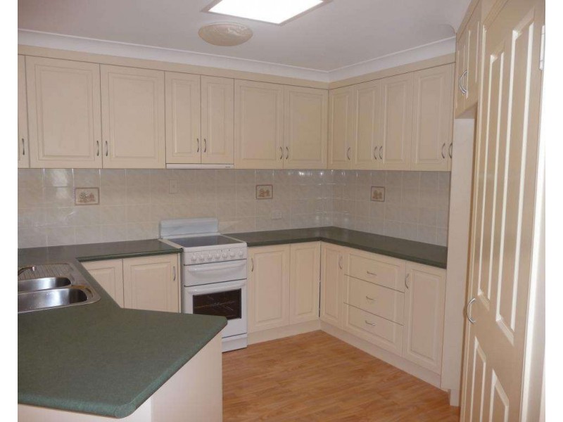 13 Lee Court, Crows Nest QLD 4355