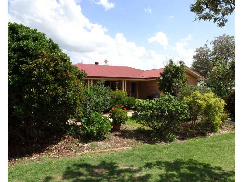 13 Lee Court, Crows Nest QLD 4355