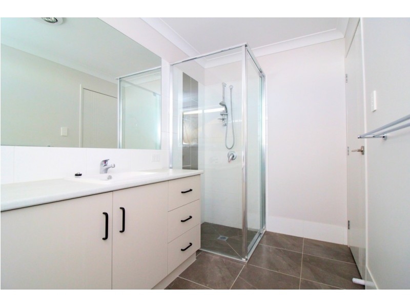 3 Jane Street, Crows Nest QLD 4355