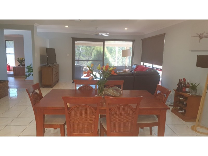 12a Albert Street, Crows Nest QLD 4355