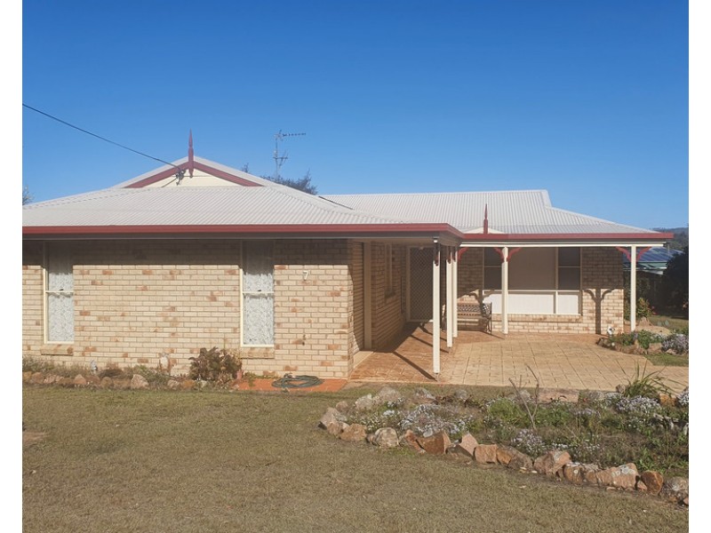 7 Perseverance Dam Road, Crows Nest QLD 4355