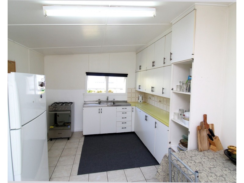 33 South Street, Crows Nest QLD 4355