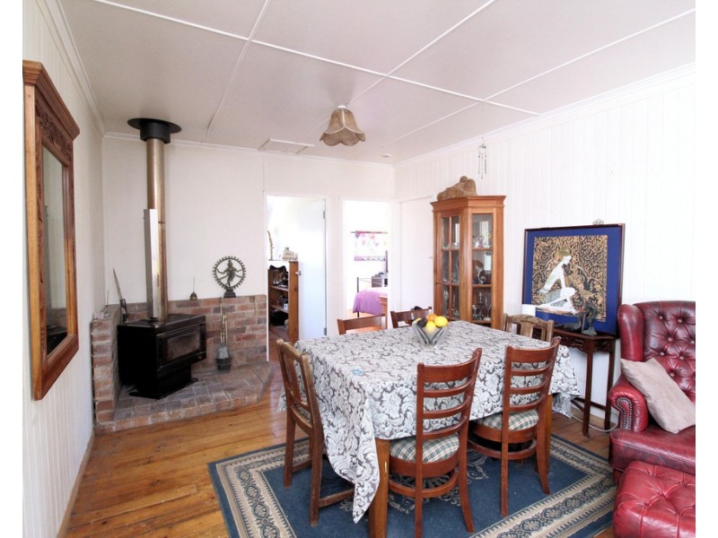 33 South Street, Crows Nest QLD 4355