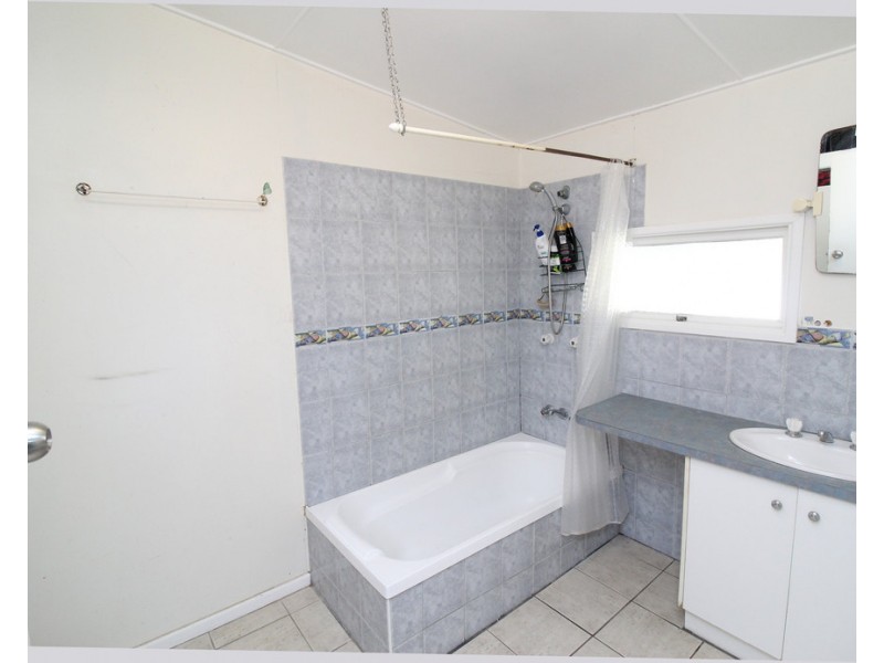 33 South Street, Crows Nest QLD 4355