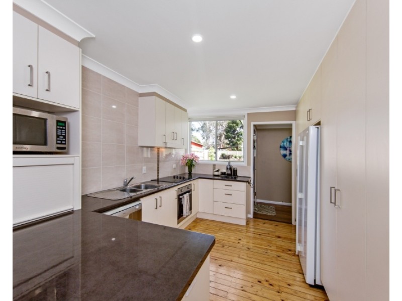 14 James Street, Crows Nest QLD 4355