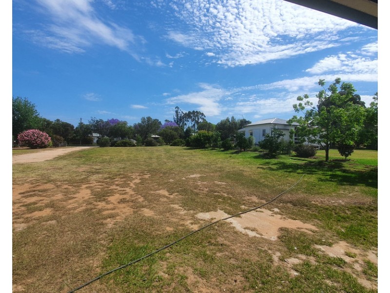 49 South Street, Crows Nest QLD 4355