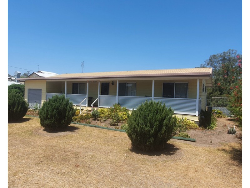 16 Munro Street, Cooyar QLD 4402