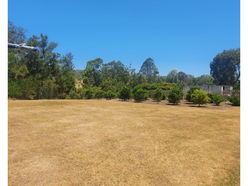 16 Munro Street, Cooyar QLD 4402