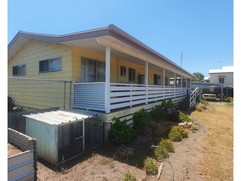 16 Munro Street, Cooyar QLD 4402