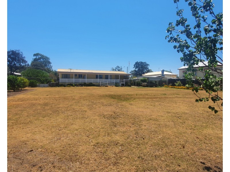 16 Munro Street, Cooyar QLD 4402