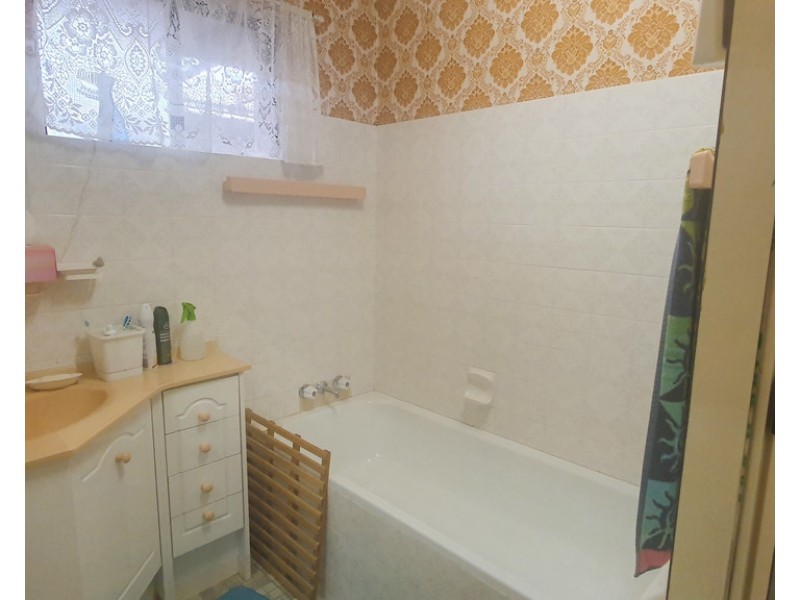 19 James Street, Crows Nest QLD 4355