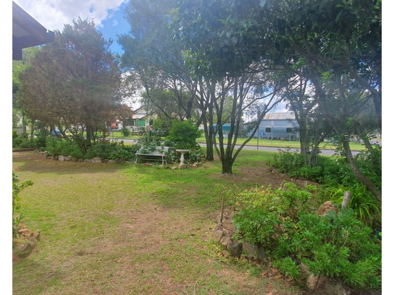 19 James Street, Crows Nest QLD 4355