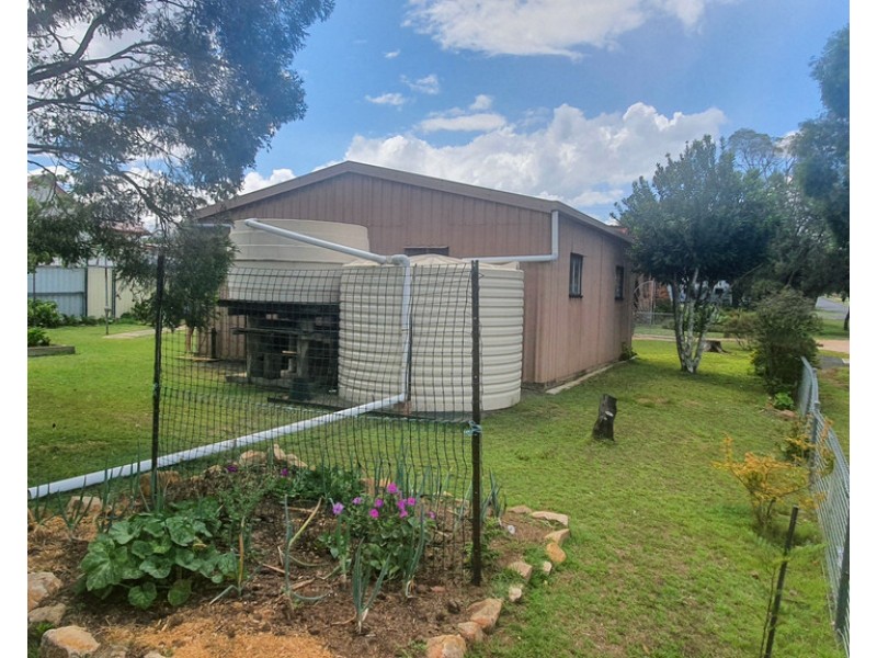 19 James Street, Crows Nest QLD 4355