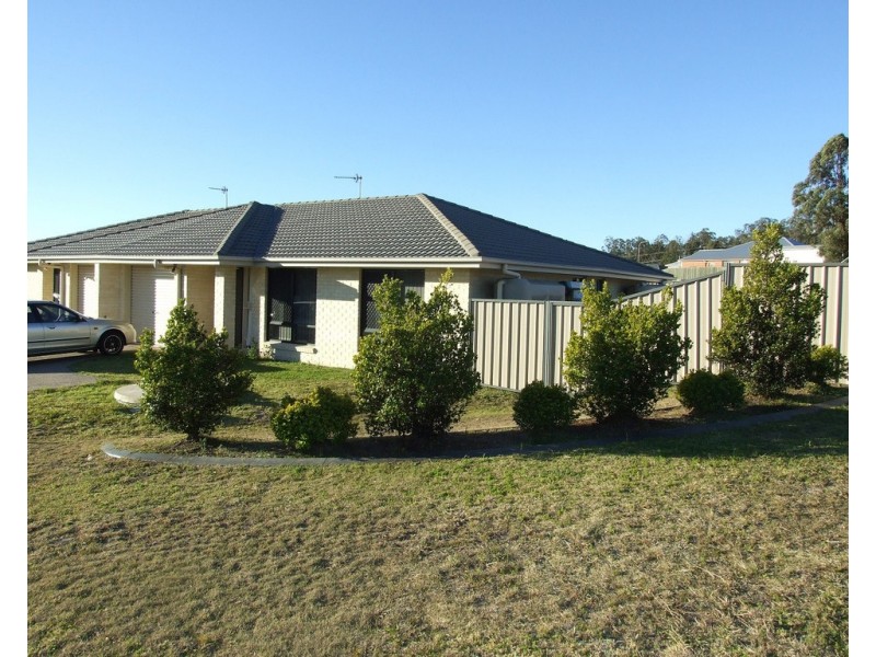 2/4 Jane Street, Crows Nest QLD 4355