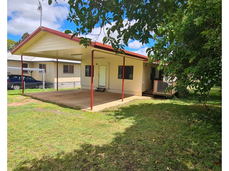 26 Albert Street, Crows Nest QLD 4355