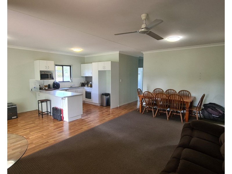 26 Albert Street, Crows Nest QLD 4355