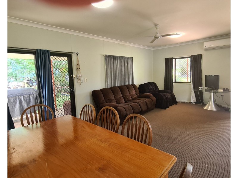 26 Albert Street, Crows Nest QLD 4355