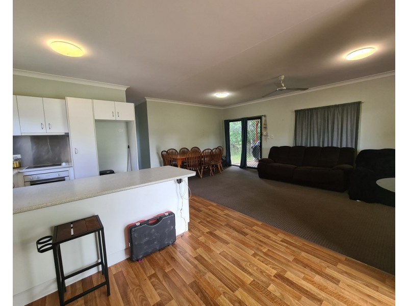 26 Albert Street, Crows Nest QLD 4355