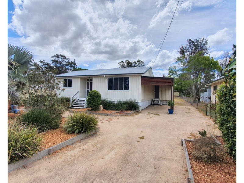 14 James Street, Crows Nest QLD 4355