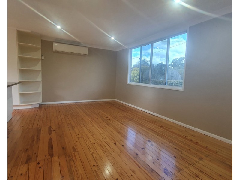 14 James Street, Crows Nest QLD 4355