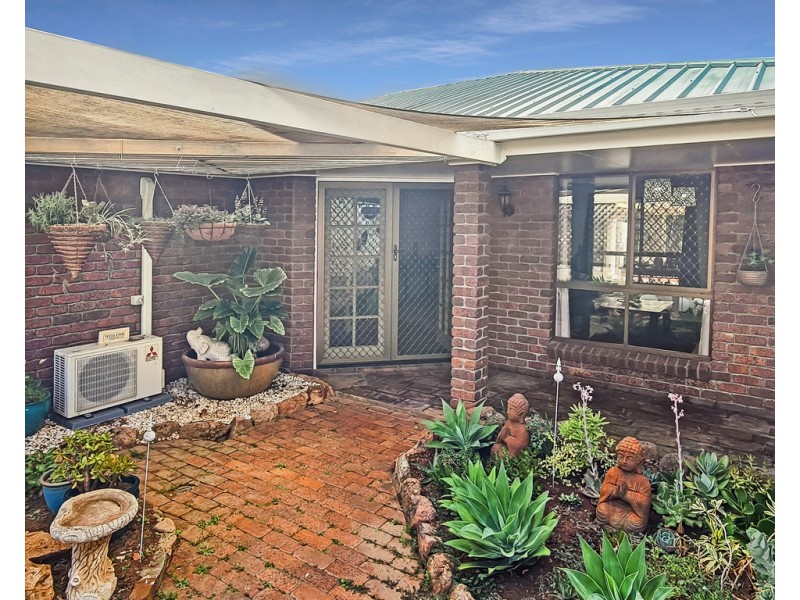 15 Railway Terrace, Crows Nest QLD 4355
