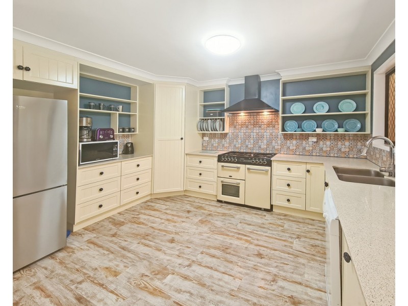 15 Railway Terrace, Crows Nest QLD 4355