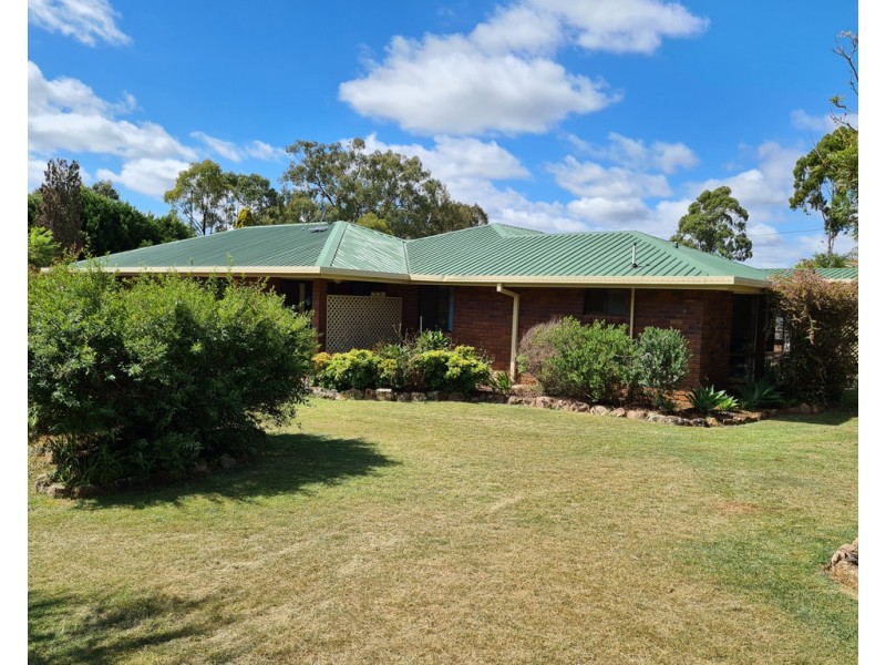 15 Railway Terrace, Crows Nest QLD 4355