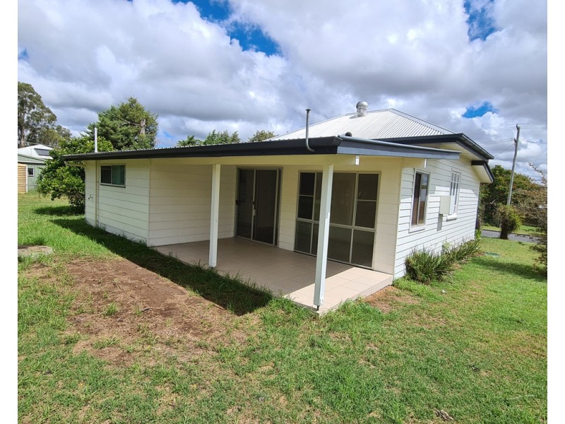 12 Dale Street, Crows Nest QLD 4355