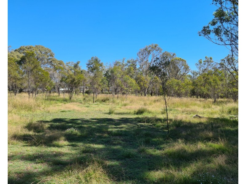 20 South Street, Crows Nest QLD 4355