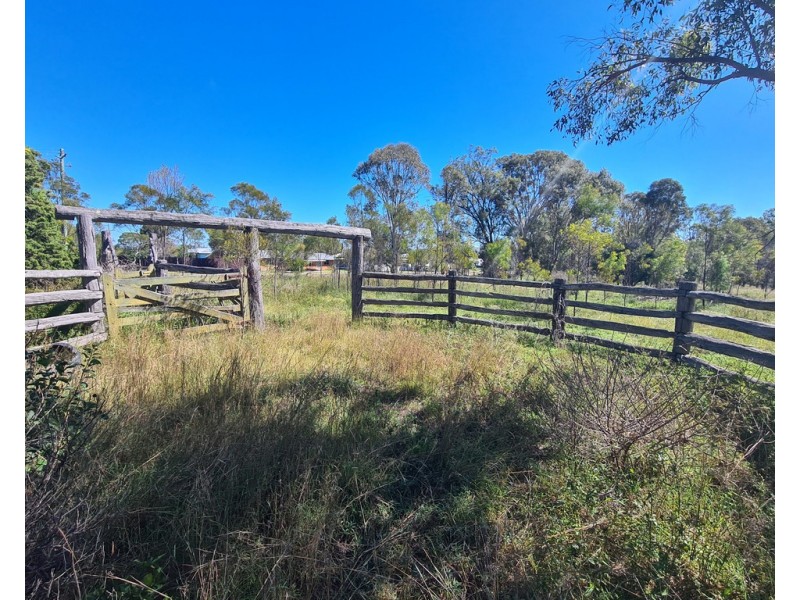 20 South Street, Crows Nest QLD 4355